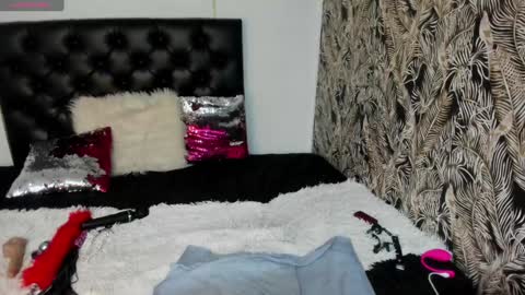 Snapshot of anhell7_ chatting on February 4, 10:45 pm Anhell online show from February 4, 10:45 pm
