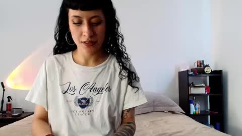 Snapshot of anika_lowen chatting on March 5, 5:29 pm Anika And Lowen Your Thumbs Up Are Super Important For Us online show from March 5, 5:29 pm