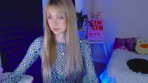 anita_moon_ online show from April 2, 7:32 pm
