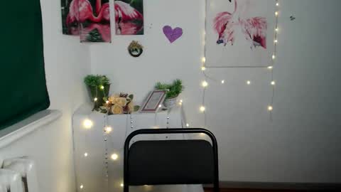 Snapshot of anitaa_a chatting on October 9, 5:35 am anitaa_a online show from October 9, 5:35 am
