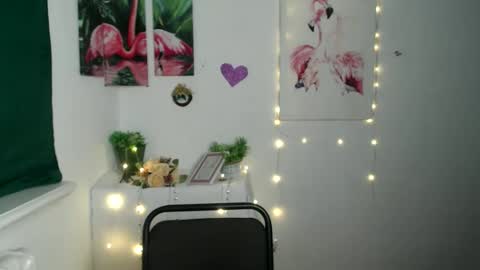 Snapshot of anitaa_a chatting on October 11, 6:18 am anitaa_a online show from October 11, 6:18 am