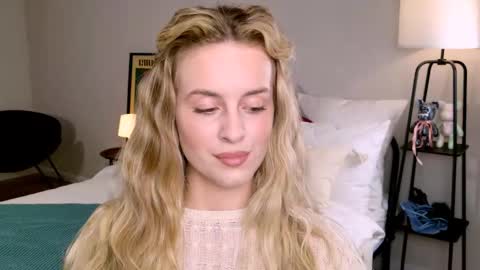 Snapshot of anitafischer chatting on October 9, 1:05 pm Anita online show from October 9, 1:05 pm