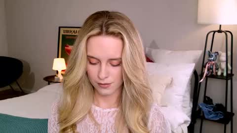 Snapshot of anitafischer chatting on October 6, 1:29 pm Anita online show from October 6, 1:29 pm
