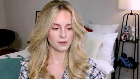 Snapshot of anitafischer chatting on October 19, 1:49 pm Anita online show from October 19, 1:49 pm