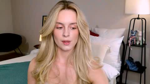 Snapshot of anitafischer chatting on October 12, 3:48 pm Anita online show from October 12, 3:48 pm