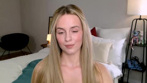 Anita online show from November 16, 3:47 pm