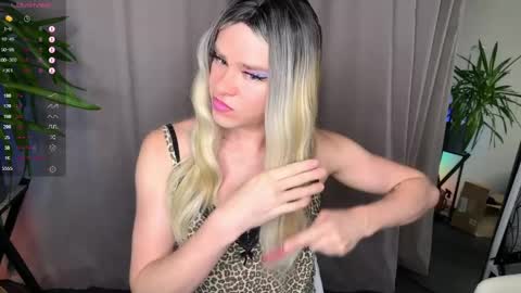 anjalin_sososok online show from June 6, 4:51 am