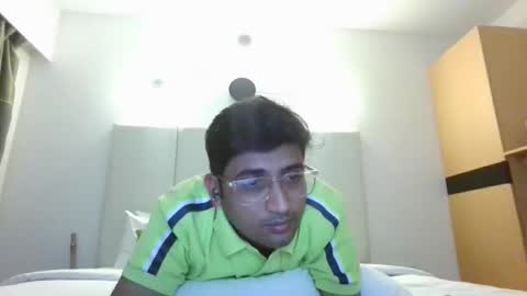 Slave looking for Mistress online show from April 12, 7:40 pm