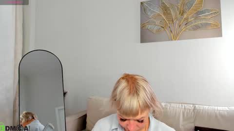 ann_annise online show from March 10, 1:32 am