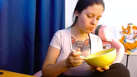 Snapshot of ann_mikele chatting on October 8, 6:25 pm Ann online show from October 8, 6:25 pm
