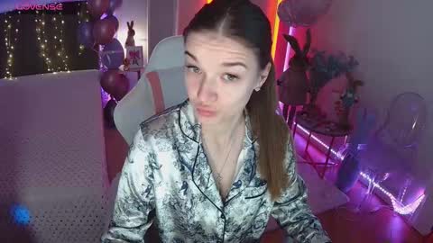 ann_woood online show from March 23, 7:02 am