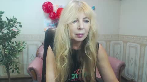 Snapshot of anna_ditrih chatting on February 18, 12:49 pm Anna Ditrih online show from February 18, 12:49 pm