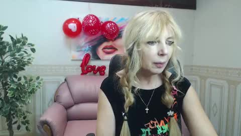 Snapshot of anna_ditrih chatting on February 12, 1:16 pm Anna Ditrih online show from February 12, 1:16 pm