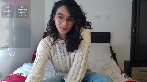 Anna online show from January 5, 5:27 pm