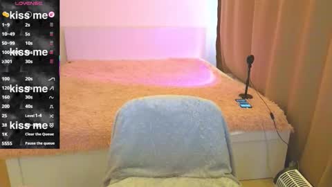 annaabels online show from February 25, 7:45 am