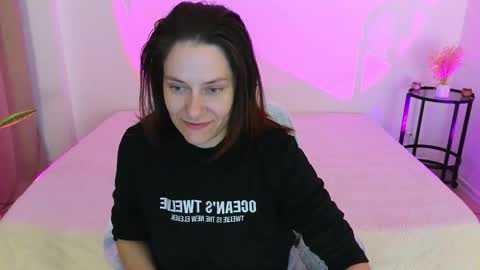 Snapshot of annaabels chatting on October 4, 5:49 am annaabels online show from October 4, 5:49 am