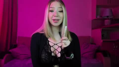 Snapshot of annabelle_art chatting on February 10, 5:47 am Annabelle online show from February 10, 5:47 am
