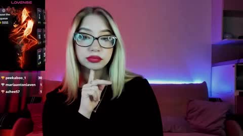 Snapshot of annabelle_art chatting on March 11, 5:46 pm Annabelle online show from March 11, 5:46 pm