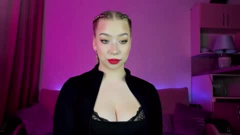 Snapshot of annabelle_art chatting on February 19, 4:55 pm Annabelle online show from February 19, 4:55 pm