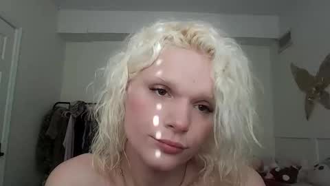 AnnaMarrie online show from April 16, 10:01 pm