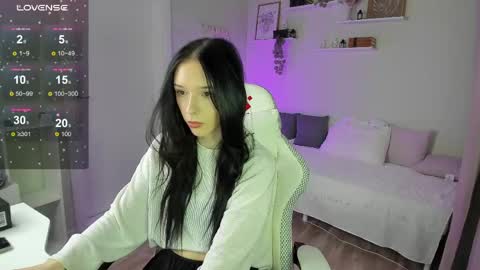 Anna online show from April 13, 8:07 am