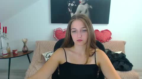 annewilsonn online show from July 24, 6:43 am