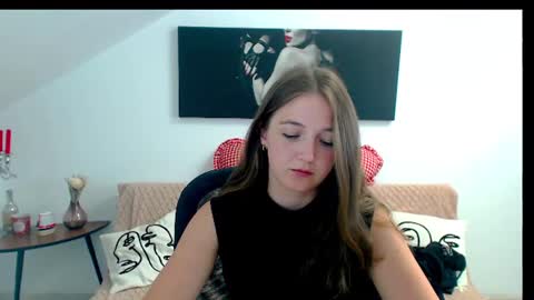 annewilsonn online show from June 16, 5:33 am