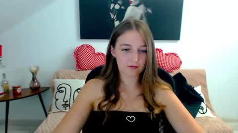 annewilsonn online show from July 23, 6:22 am