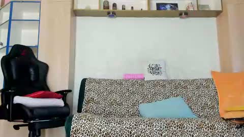 anngray1 online show from July 28, 4:39 pm