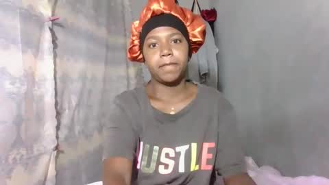 annick98 online show from March 9, 7:02 am