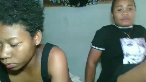 annick98 online show from April 16, 6:13 am