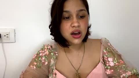 Annie  online show from December 18, 8:14 pm