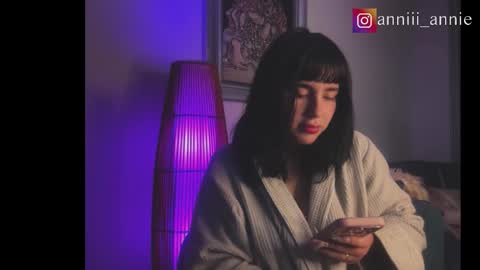 Snapshot of annie_snow_ chatting on October 7, 1:45 am JEANNE no olvides seguirme dont forget follow me uu online show from October 7, 1:45 am