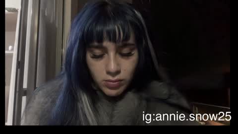 Snapshot of annie_snow_ chatting on February 7, 2:40 am JEANNE no olvides seguirme dont forget follow me uu online show from February 7, 2:40 am