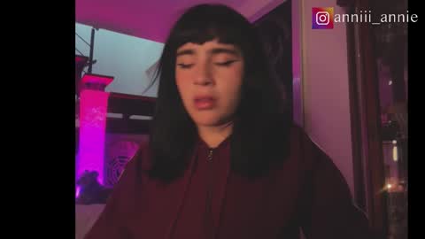 Snapshot of annie_snow_ chatting on October 6, 1:45 am JEANNE no olvides seguirme dont forget follow me uu online show from October 6, 1:45 am