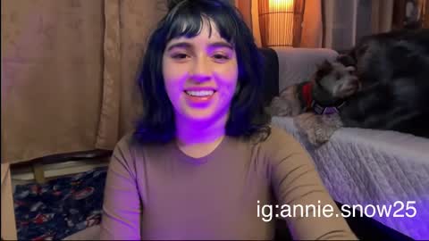 Snapshot of annie_snow_ chatting on March 1, 12:39 am JEANNE no olvides seguirme dont forget follow me uu online show from March 1, 12:39 am