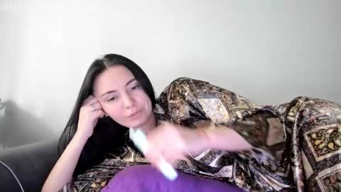 Annie online show from March 26, 2:22 pm