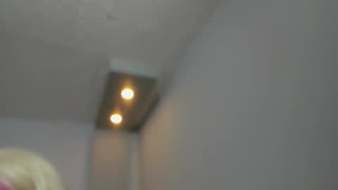 Annie And Leandro online show from February 8, 9:29 pm