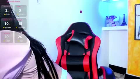 Anniee online show from June 11, 1:31 pm