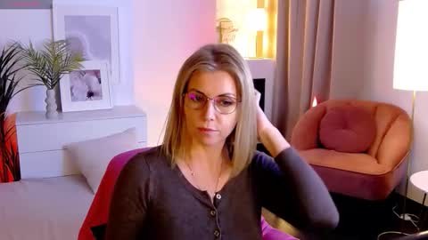 Annie online show from September 30, 6:02 am