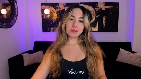 Annie Monroe online show from December 18, 11:27 am