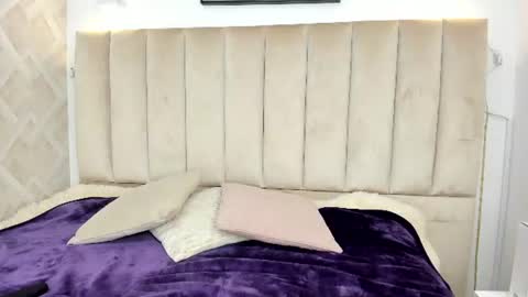 Annie Queen online show from July 3, 4:50 am