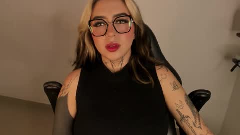 Annika online show from February 25, 2:09 pm