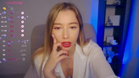 Snapshot of annvegga chatting on September 28, 10:52 pm Ann online show from September 28, 10:52 pm
