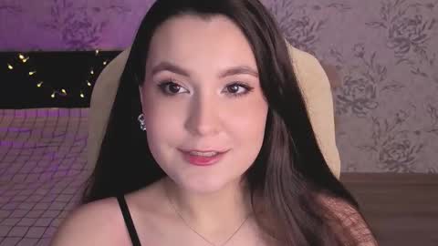 Annie online show from March 13, 8:12 pm