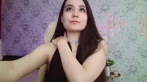 Snapshot of anny_shine chatting on February 9, 8:32 am Annie online show from February 9, 8:32 am