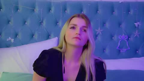 annyraii online show from January 12, 6:09 am