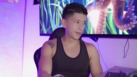 anonhungboy online show from November 4, 11:39 pm