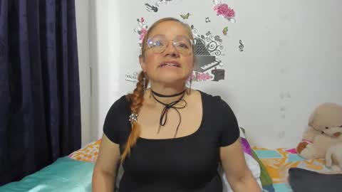 Snapshot of anthonela_mature_ chatting on October 15, 7:37 pm anthonela_mature_ online show from October 15, 7:37 pm