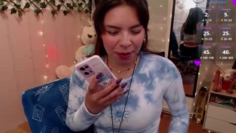 Snapshot of antolyh_c chatting on October 10, 1:17 pm antolyh_c online show from October 10, 1:17 pm